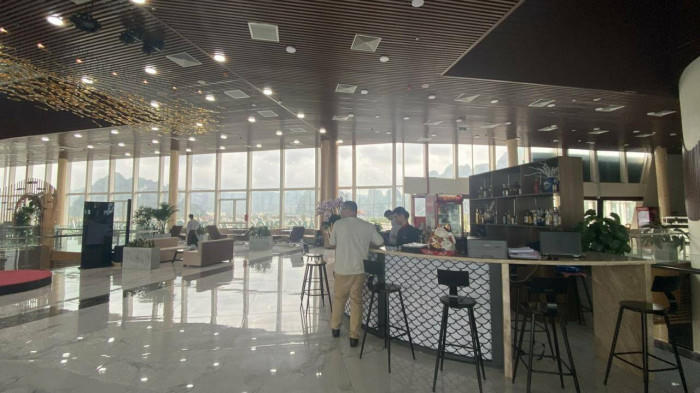 Khu vực phòng đợi nhà ga hành khách Bến cảng cao cấp Ao Tiên.