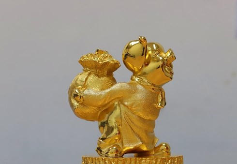 Quà Tết sếp 2019 là chú heo vàng. Heo vàng đại cát làm từ vàng thật có giá từ vài triệu đến hàng chục triệu đồng/con.