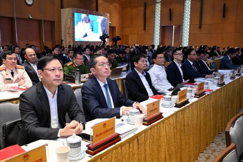 Các đại biểu tham dự hội nghị.