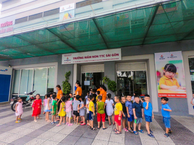 Tuy làm căn hộ cấp trung nhưng dịch vụ của Carillon đầy đủ từ y tế, trường học, siêu thị mini, nhà hàng café, phòng gym…