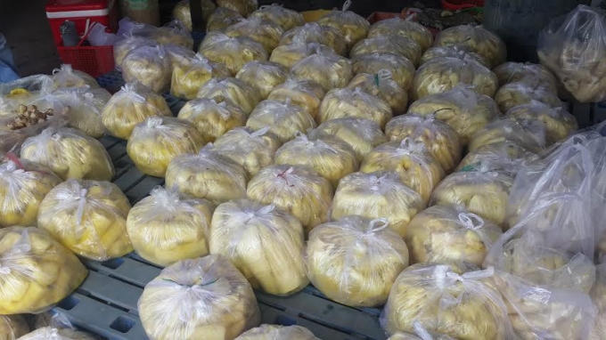 Việc ngâm hóa chất tạo màu nhằm để giúp măng vàng đẹp