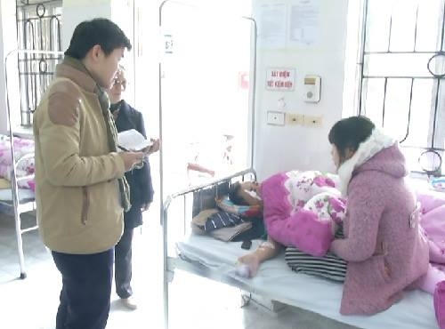 Nạn nhân cấp cứu tại bệnh viện (ảnh THHY).
