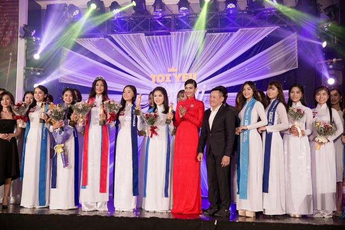 Trương Thị May đã cùng các thành viên BGK khác gồm Diễn viên, giảng viên Thiết kế thời trang – Midu, nhiếp ảnh gia – Quốc Huy, nhà văn – MC Tùng Leo và Nhà báo Lý Minh Tùng tìm ra những cá nhân xuất sắc nhất.