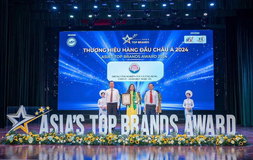 Trung tâm Nghiên cứu và ứng dụng tâm lý - giáo dục Ngọc Ân dành cho trẻ tự kỷ, người khuyết tật do chị Đào Thanh Hoàn sáng lập được vinh danh Top 10 Thương hiệu hàng đầu Châu Á năm 2024.