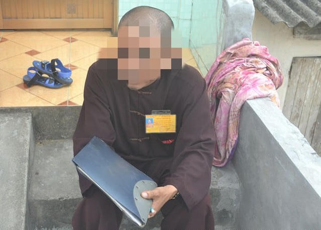 Đối tượng giả danh nhà sư để lừa đảo người dân chiếm đoạt tài sản.