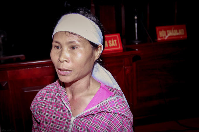 Vợ bị cáo Đinh Thiện cho rằng, hiện giờ chồng bà đang bệnh nặng, cần sớm làm sáng tỏ vụ án để gia đình được tập trung chữa bệnh cho ông.
