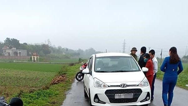 Đập vỡ k&iacute;nh &ocirc; t&ocirc;, s&aacute;t hại nữ t&agrave;i xế