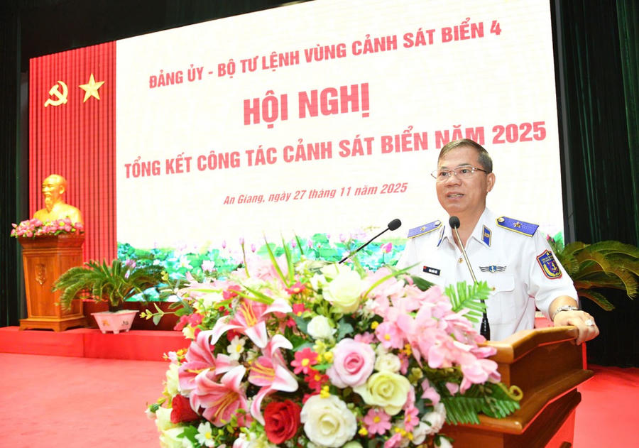 Thiếu tướng Đàm Xuân Tuấn, Phó Tư lệnh Cảnh sát biển Việt Nam phát biểu chỉ đạo tại Hội nghị.