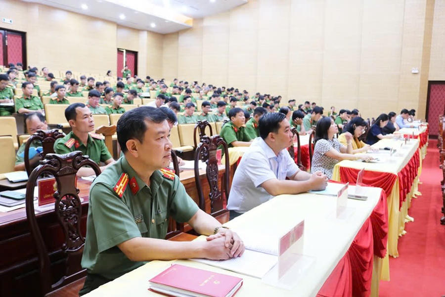 Các đại biểu tham dự Hội nghị