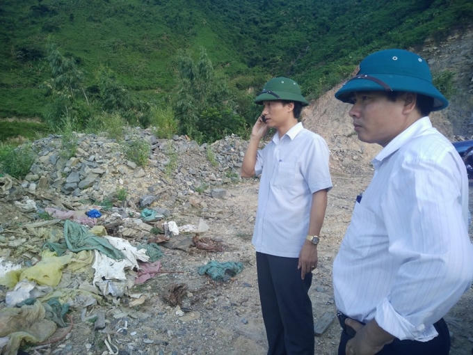 Đoàn kiểm tra đã xác định chủ nhân của bãi rác trên là Formosa, được giám đốc mỏ đá mang về để ở đây.
