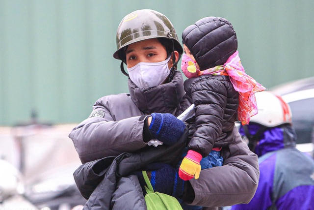 Khăn, khẩu trang, găng tay được chuẩn bị đầy đủ.