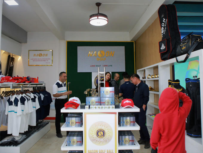 Nason golf có hệ thống dụng cụ tập golf chất lượng và thời thượng.