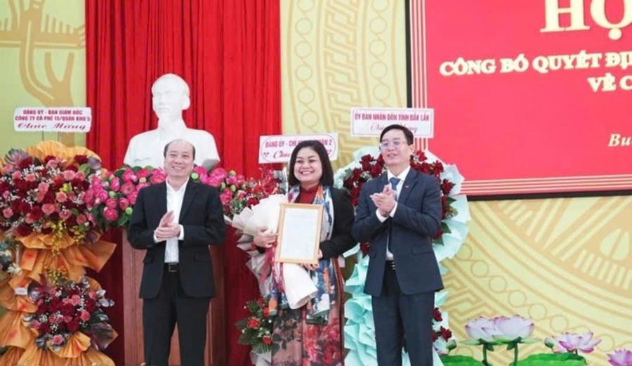 Bà H Yim Kđoh - Phó Chủ tịch UBND tỉnh Đắk Lắk được điều động và chỉ định giữ chức vụ Bí thư Thị ủy Buôn Hồ. Ảnh: Hồng Thủy