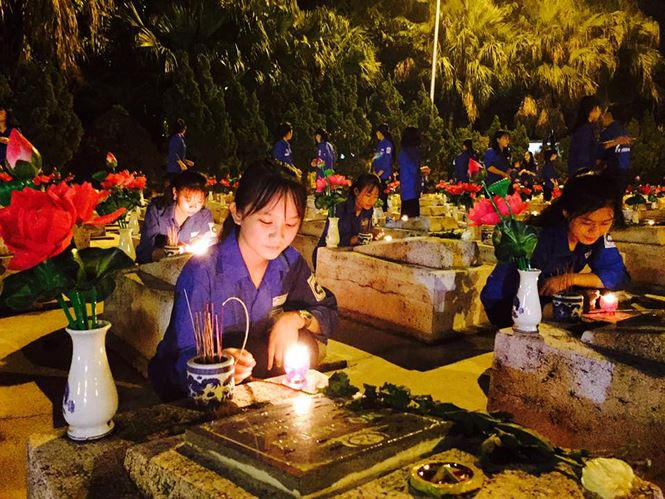 Hơn 1.500 đoàn viên thanh niên tham gia buổi dâng hương