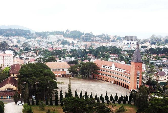 Công trình kiến trúc Cao đẳng sư phạm nổi bật giữa đô thị Đà Lạt