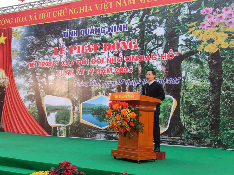 Ông Phạm Đức Ấn, Chủ tịch UBND tỉnh Quảng Ninh phát biểu hưởng ứng Tết trồng cây “Đời đời nhớ ơn Bác Hồ” Xuân Ất Tỵ, 2025.