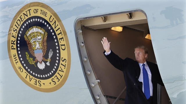 Tổng thống Trump lên đường tới Việt Nam.