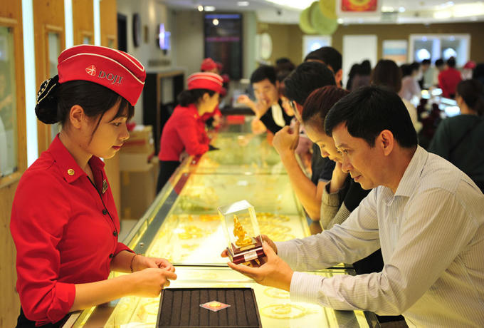 Gi&aacute; v&agrave;ng h&ocirc;m nay 2/3 tiếp tục giảm. Ảnh: Vietnamnet.