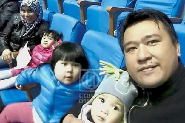 Gia đình ông Mohd Nor Azrin cùng với một số quan chức khác của Malaysia bị mắc kẹt lại Triều Tiên do lệnh cấm xuất cảnh. (Ảnh: Star)