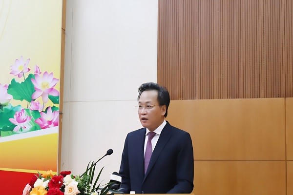 Ông Nguyễn Hữu Nghĩa, Bí thư Tỉnh ủy Hưng Yên phát biểu tại hội thảo.