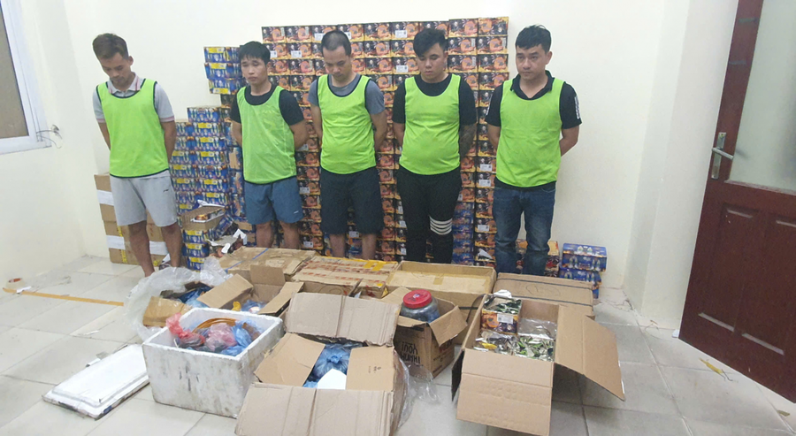 Các đối tượng bị bắt giữ. Ảnh: CA Hà Nội.