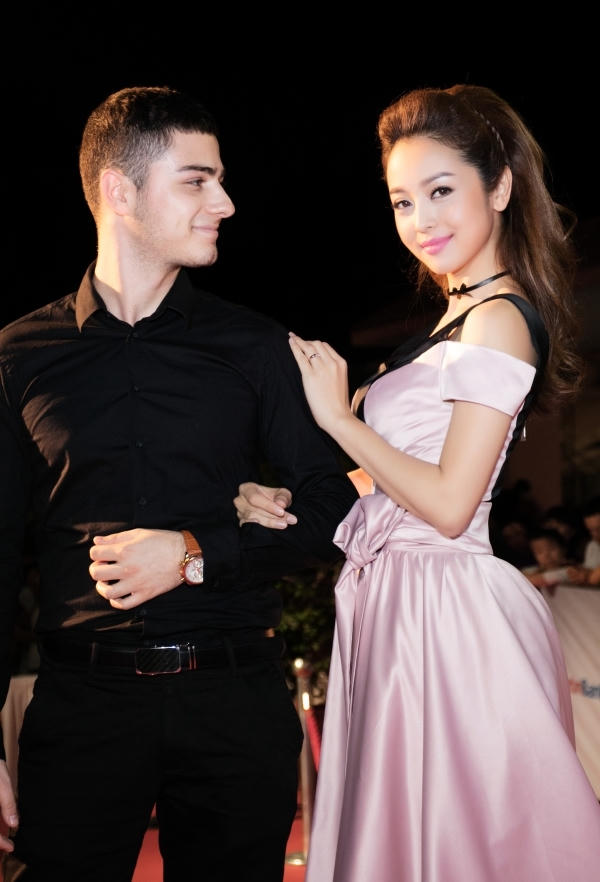 Jennifer Phạm cùng người bạn nhảy. Ảnh: Tiên Nguyễn.