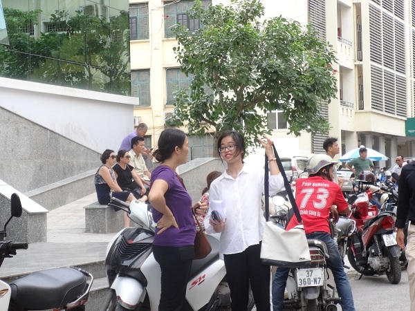 H&igrave;nh ảnh m&eacute;o xệch của th&iacute; sinh khi kết th&uacute;c m&ocirc;n thi To&aacute;n