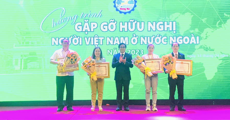 Mỗi kiều bào phải là một đại sứ nhân dân của Việt Nam.