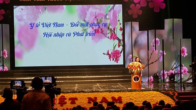 Bộ trưởng Bộ Y tế Nguyễn Thị Kim Tiến bày tỏ lòng biết ơn đối với lãnh đạo Đảng và nhà nước. (Ảnh: Thu Hường)