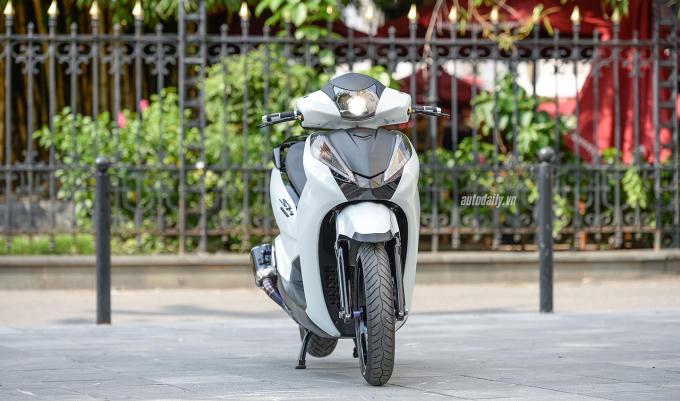 Ảnh chi tiết Honda SH300i được độ khủng tại H&agrave; Nội