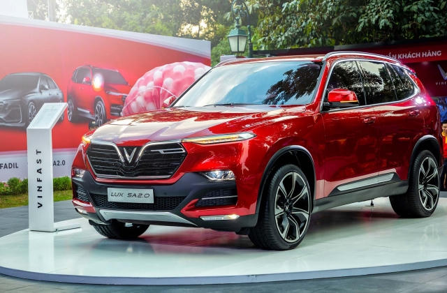 Tin kinh tế 6AM: USD lên đỉnh kéo giá vàng chững lại; những chiếc VinFast Lux SA2.0 và Lux A2.0 đầu tiên lăn bánh