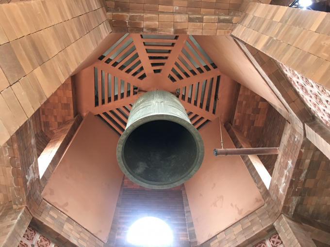 Chuông Chùa Phật Tích trong Tháp.