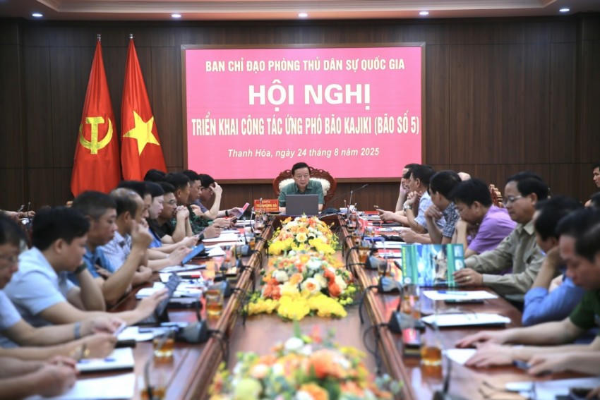 Phó Thủ tướng Trần Hồng Hà chủ trì hội nghị triển khai công tác ứng phó với cơn bão số 5 tại Thanh Hoá.