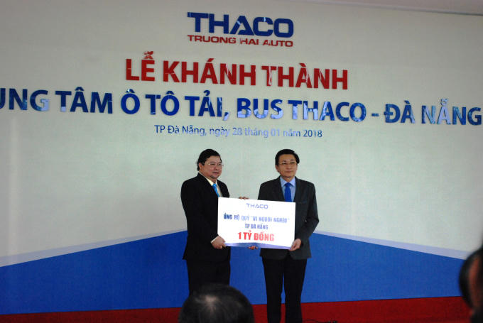 Thaco ủng hộ 1,2 tỷ đồng cho Quỹ "Vì người nghèo" huyện Hòa Vang và TP Đà Nẵng.