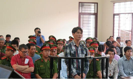 Các bị cáo tại tòa.