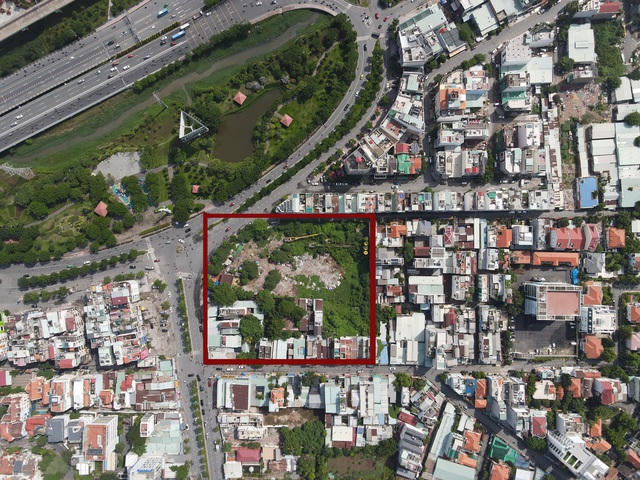 Khu đất nằm dưới chân cầu Sài Gòn