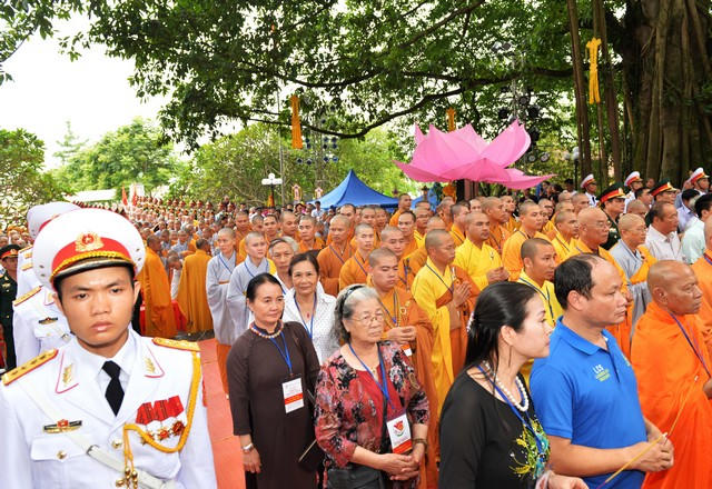 Hơn 500 hội viên hôi Hội di sản văn hóa Việt Nam cùng đông đảo tín đồ nhân dân phật tử địa phương cùng về tham dự.