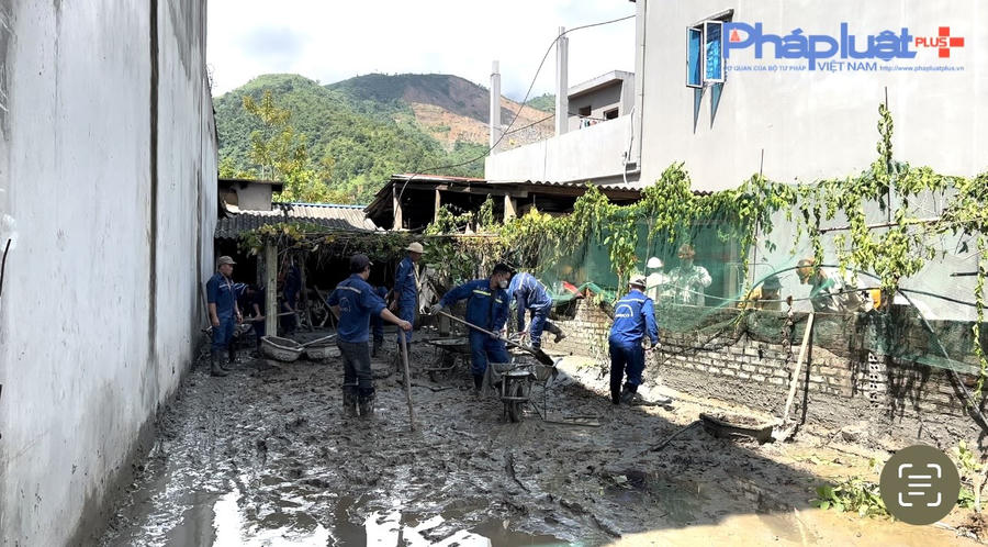 z4599867256471_80131274e4f78c42197fbf5a956e2a04