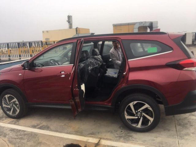 Vì là xe đời mới, nên khách hàng thường phải chờ tới hơn 1 tháng mới có xe.