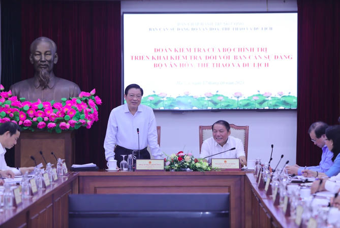 Trưởng ban Nội chính Trung ương Phan Đình Trạc phát biểu tại buổi làm việc (Ảnh: Phước Dũng).