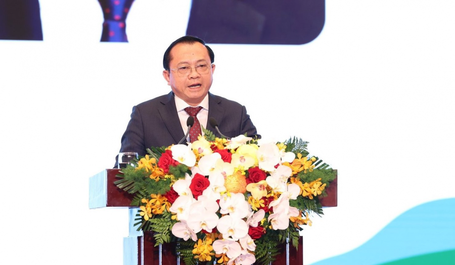 Thứ trưởng Bộ Tài chính Lê Tấn Cận phát biểu tại Diễn đàn.