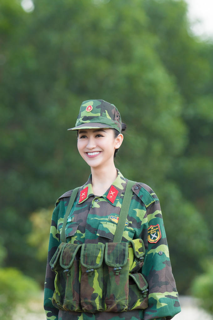 H&agrave; Thu bất ngờ trở th&agrave;nh chiến sỹ ph&ograve;ng ch&aacute;y chữa ch&aacute;y