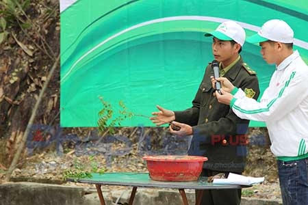 Dự án trồng rừng “Vì một Việt Nam xanh” nhằm bảo vệ hệ sinh thái rừng đai thấp và nâng cao ý thức bảo vệ môi trường cho học sinh, sinh viên.