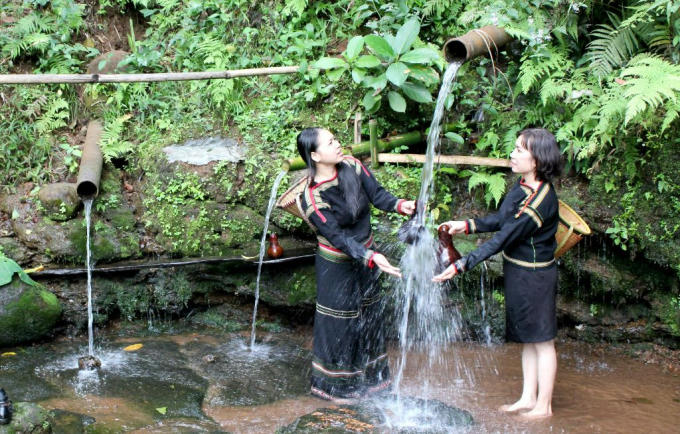 Bến nước Kmrơng Prông B là bến nước vẫn giữ được nguyên vẹn kết cấu đá tổ ong nguyên thủy. (Ảnh: Báo Đắk Lắk)