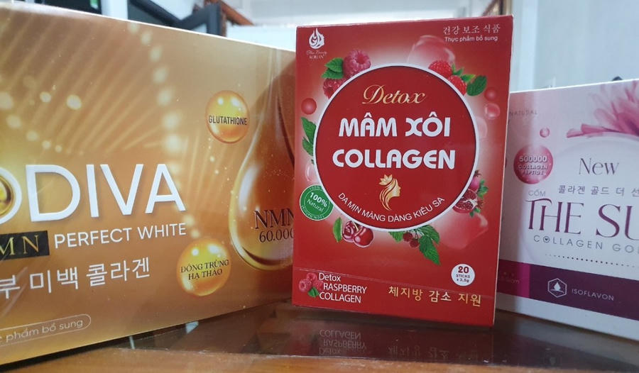 Một số sản phẩm do Công ty TNHH sản xuất thương mại và dịch vụ Minh Vương sản xuất có ghi địa chỉ tại thôn Chanh, thôn Đồng Trung, xã Văn Xá, huyện Kim Bảng, tỉnh Hà Nam.
					
				
			
			Một số sản phẩm do Công ty TNHH sản xuất thương mại và dịch vụ Minh Vương sản xuất có ghi địa chỉ tại thôn Chanh, thôn Đồng Trung, xã Văn Xá, huyện Kim Bảng, tỉnh Hà Nam.