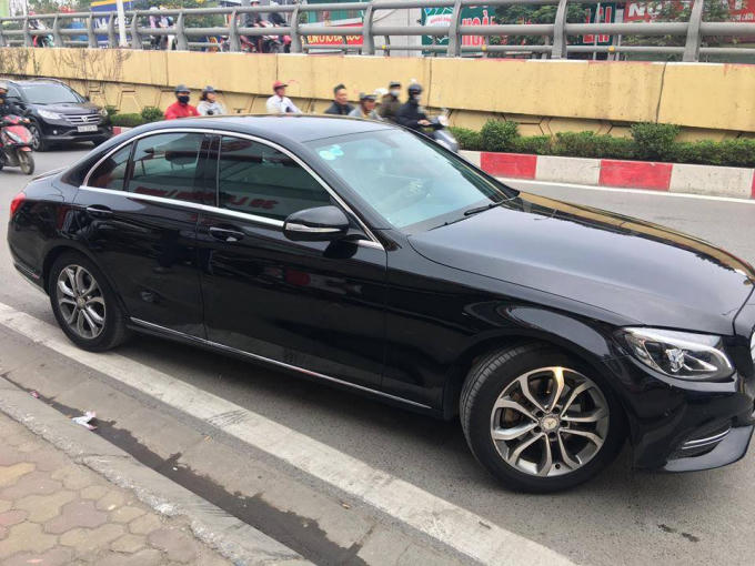 Mercdes C200 sản xuất năm 2015. Xe mới đẹp, chạy lướt.