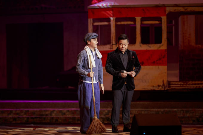 Quang Lê solo thành công những ca khúc như Ngày buồn, Em là tất cả, Chuyện hẹn hò.