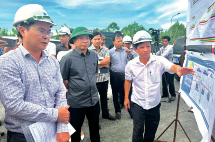 Lãnh đạo Bộ GTVT và PMU7 kiểm tra hiện trường Dự án nâng cấp QL1 đoạn qua Hậu Giang - Sóc Trăng.