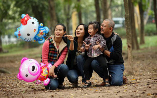 Vợ chồng ca sĩ Mai Hoa tôn trọng sở thích của hai con gái. (Ảnh: TL)