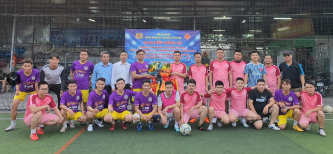 gia bong da cup thong nhat 4